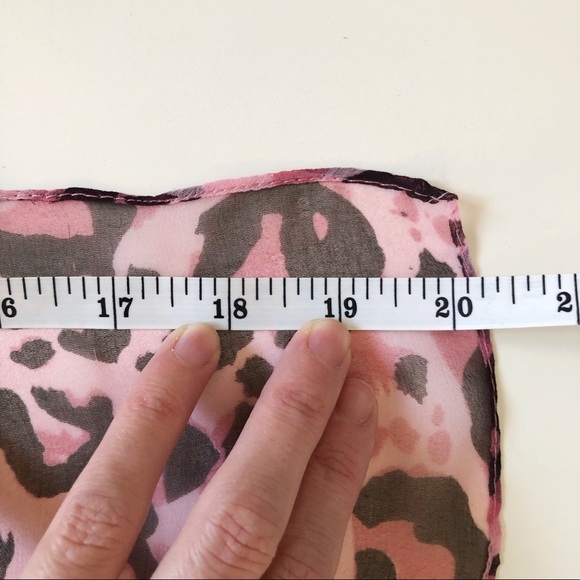 Pink Leopard Print Scarf - Picture 7 of 8